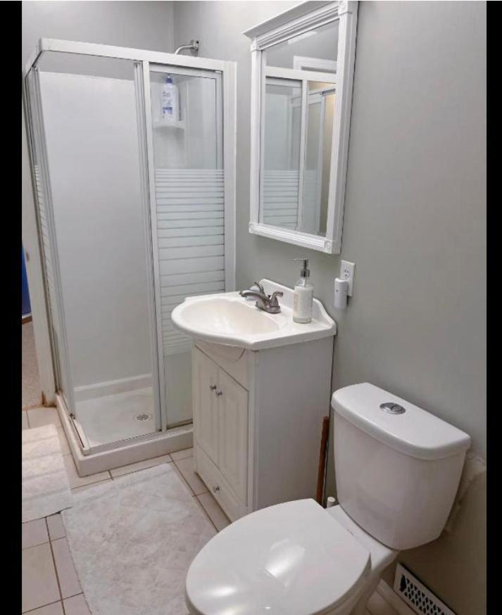 Best Garden House&3 Mins Bus Station Close C-Train&Free Parking YYC Esterno foto
