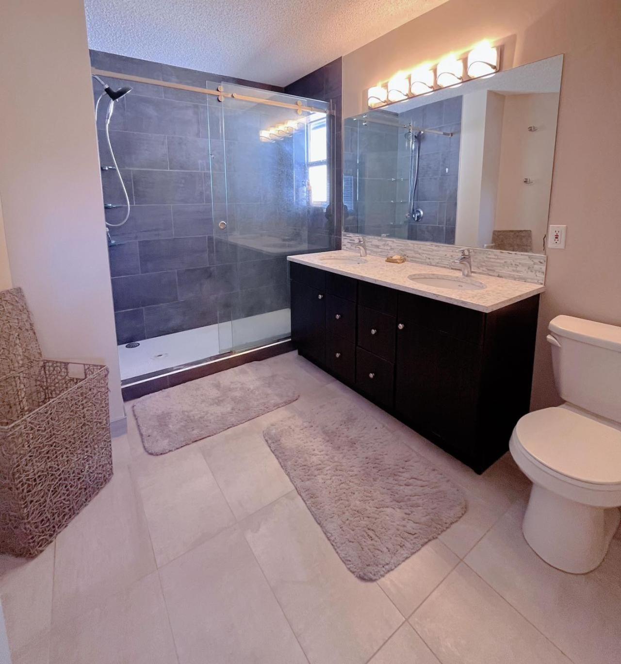 Best Garden House&3 Mins Bus Station Close C-Train&Free Parking YYC Camera foto